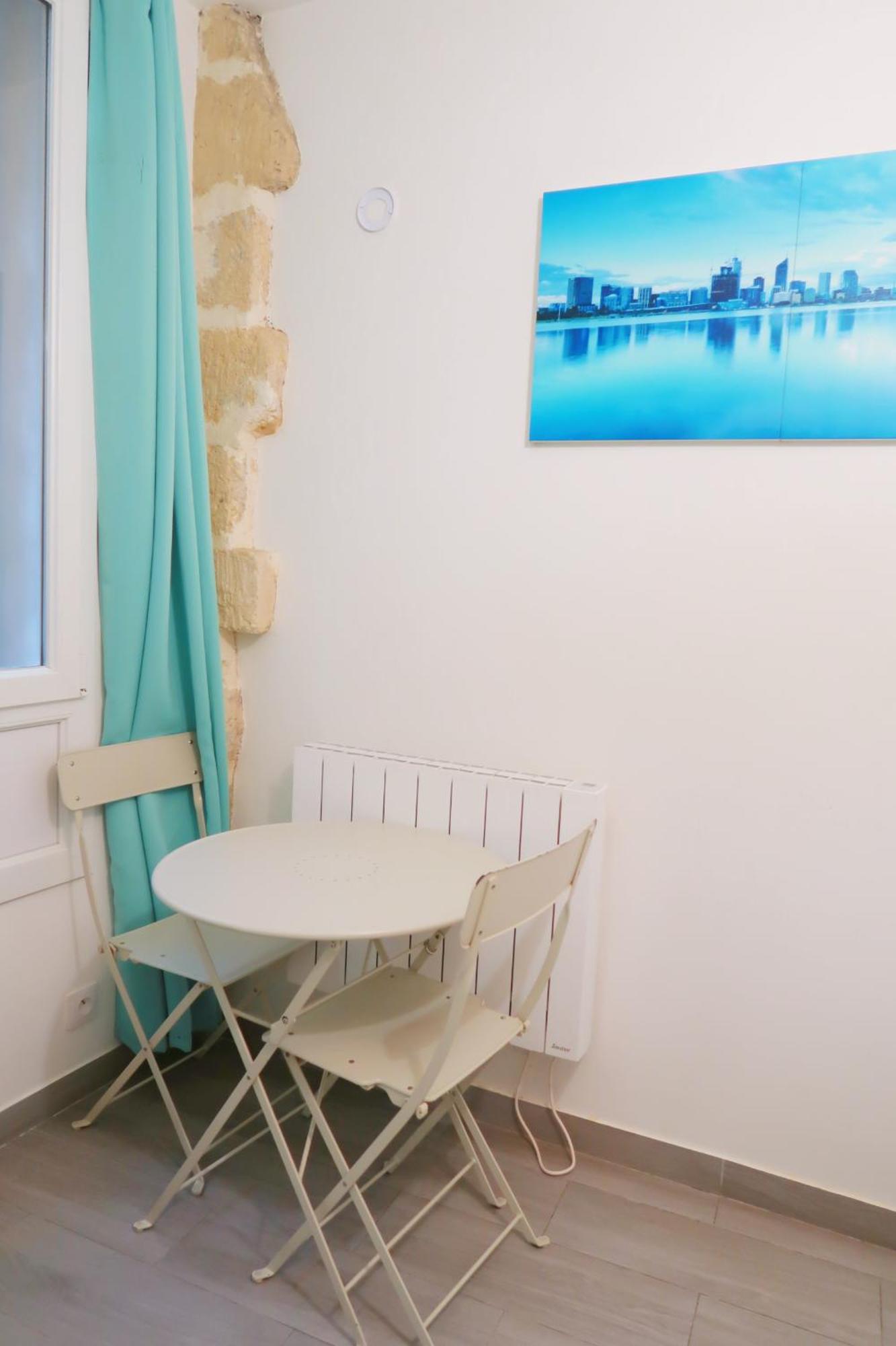 Chic & Modern In Centre Rambuteau Apartment Paris